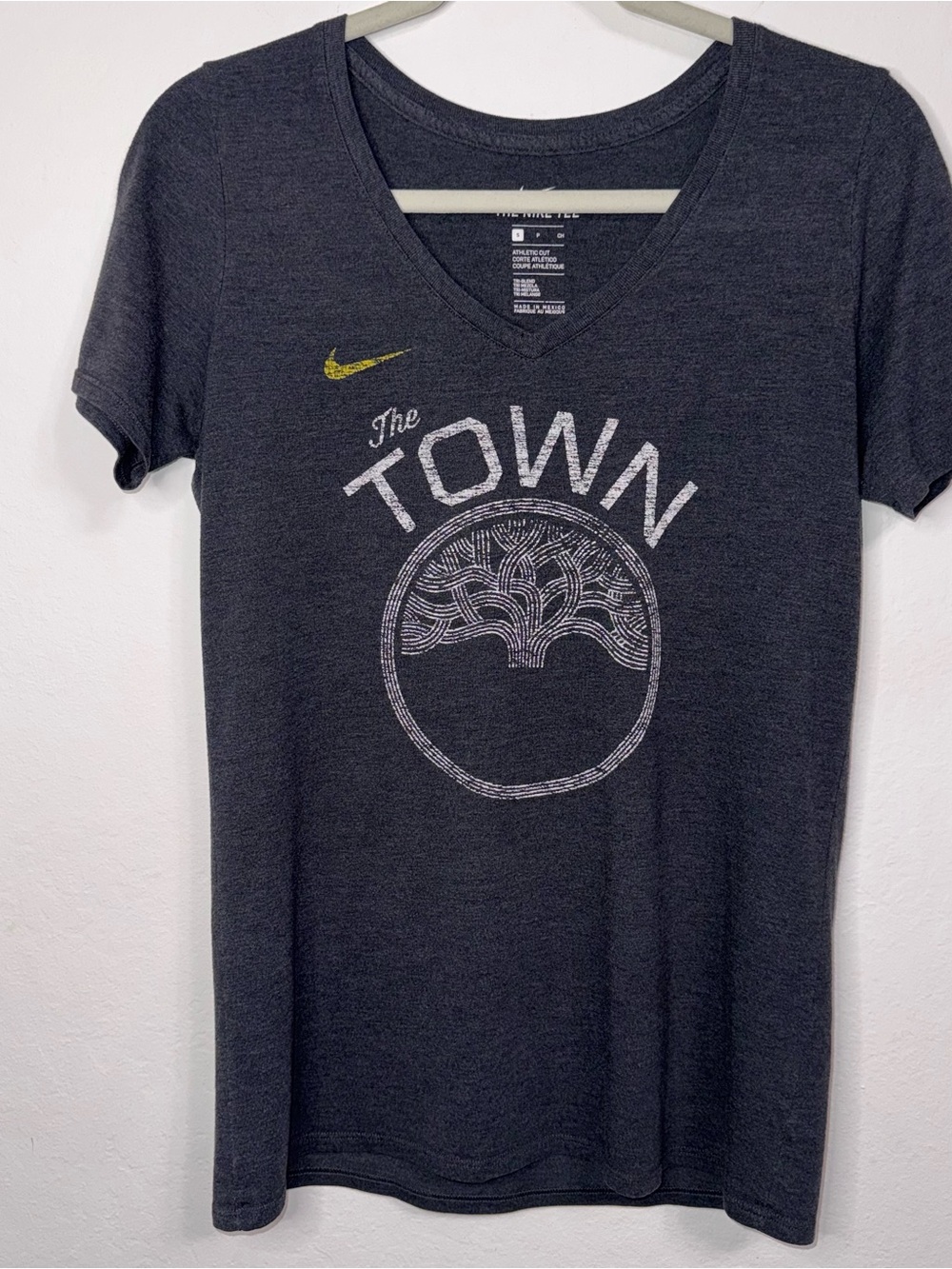 Nike Women’s Golden State Warriors T-Shirt Small The Town 2017